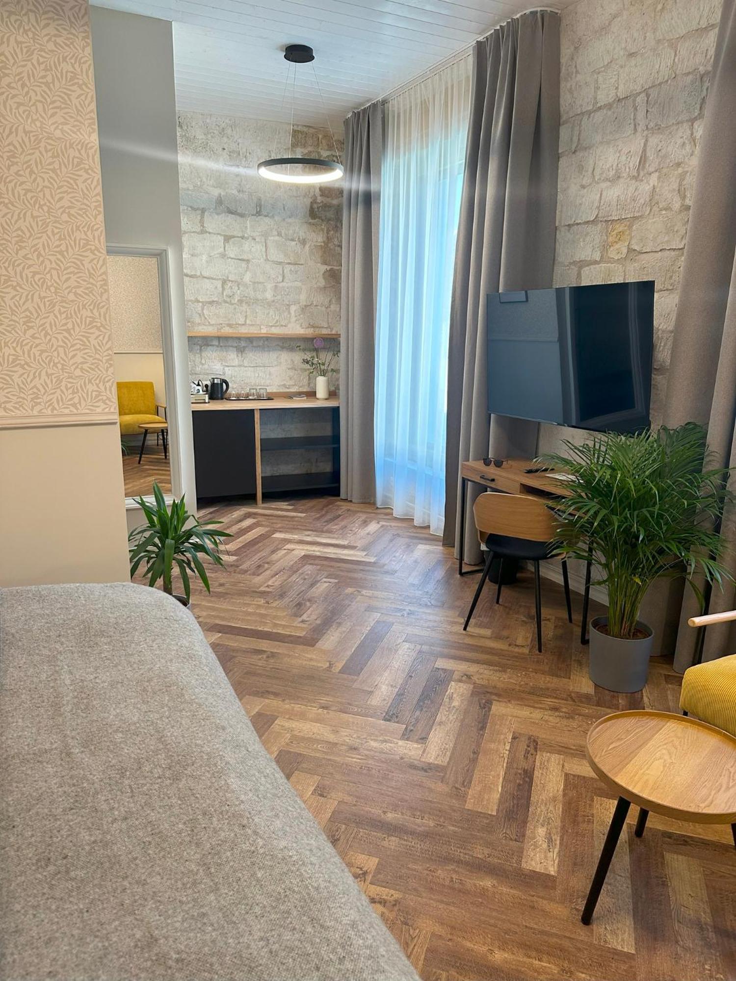 Vanalinna Boutique Hotel Kuressaare Exterior photo