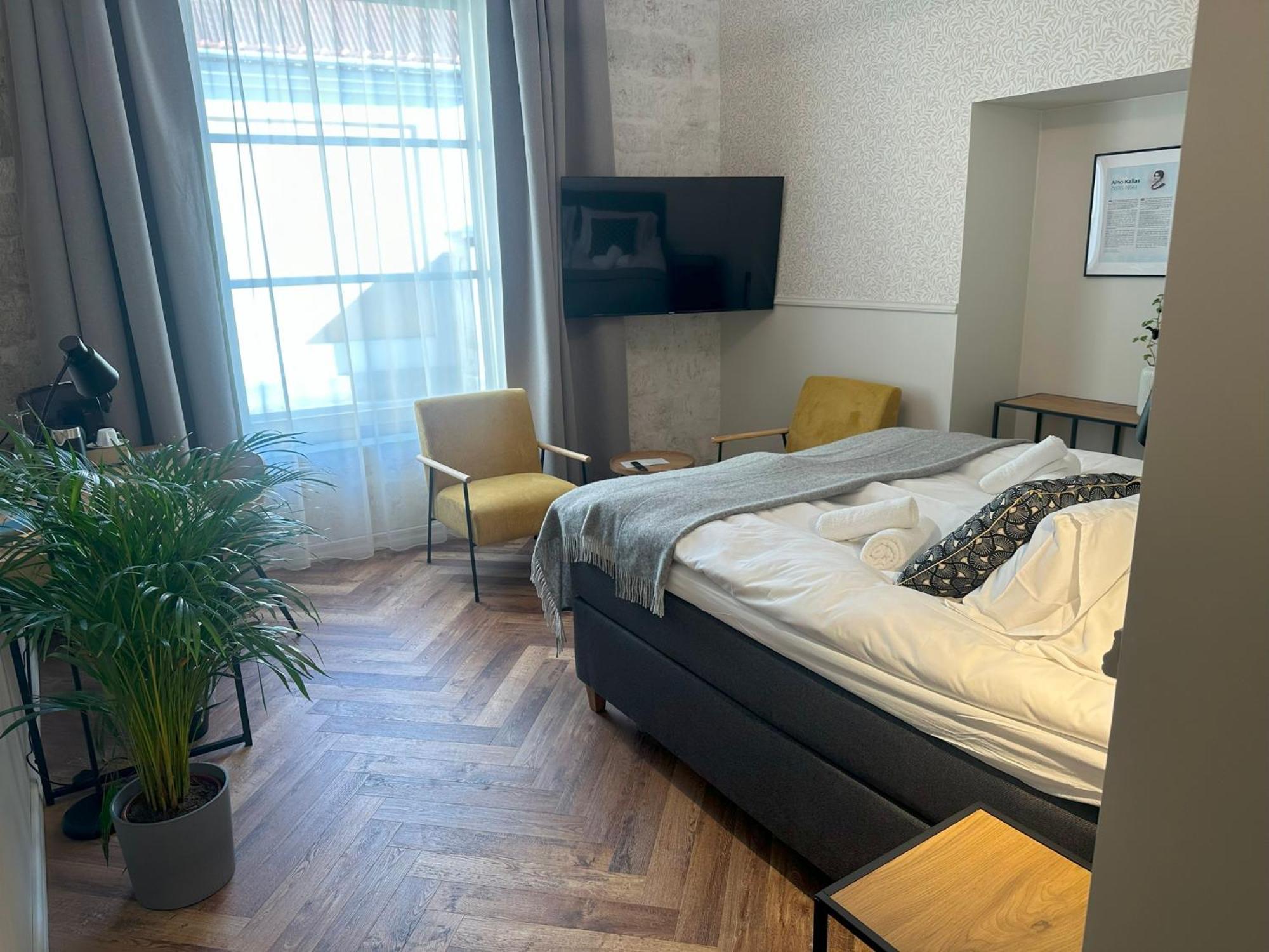 Vanalinna Boutique Hotel Kuressaare Exterior photo